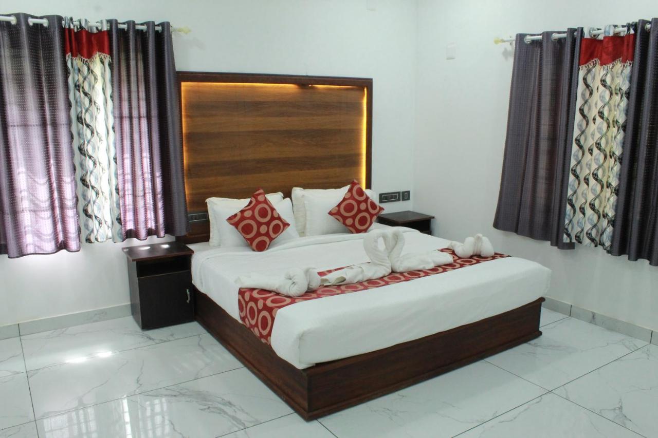 The Mountcourt Hotel Munnar Ngoại thất bức ảnh