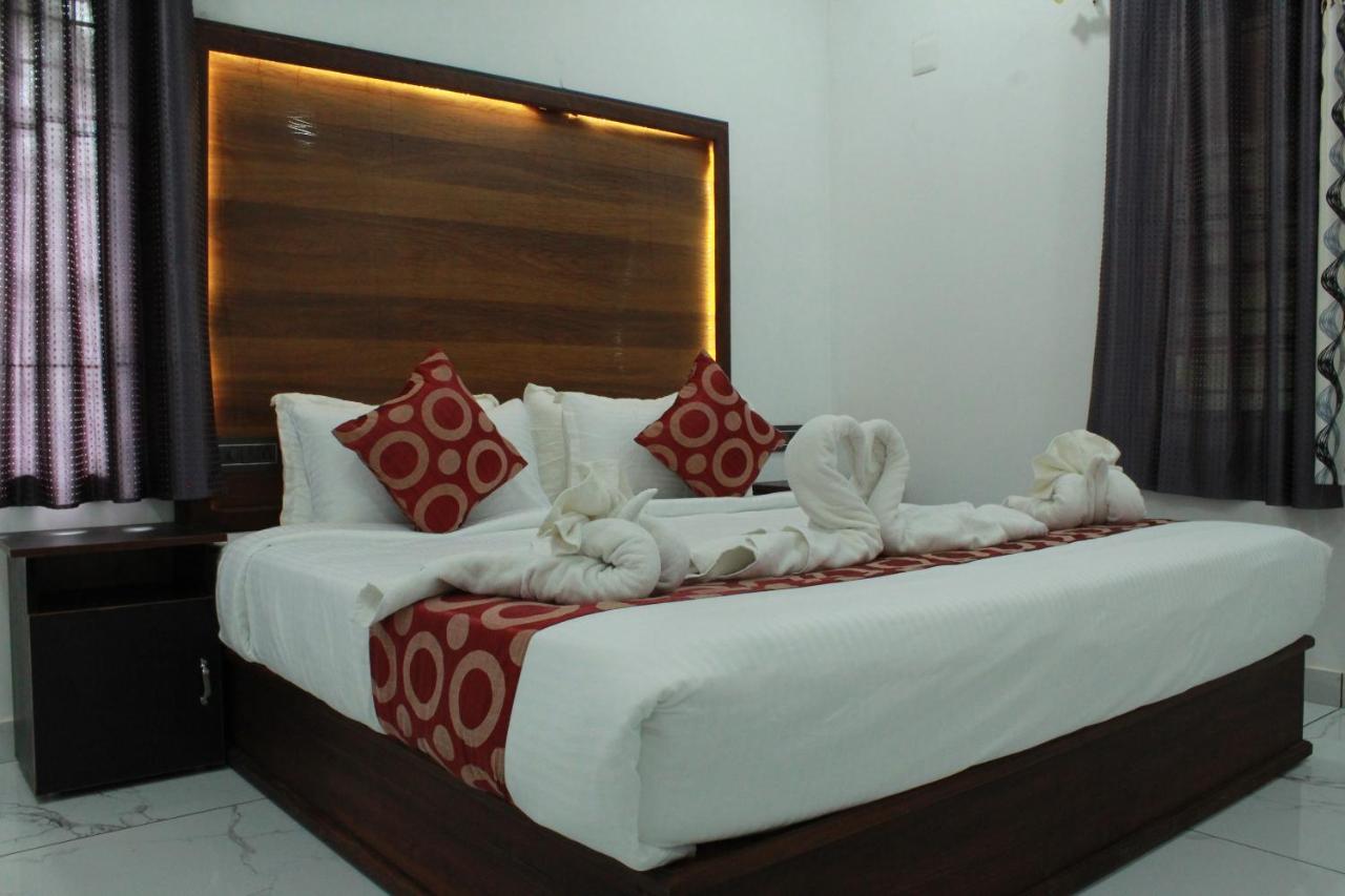 The Mountcourt Hotel Munnar Ngoại thất bức ảnh